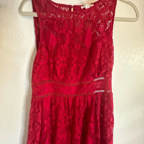Red Lace Maxi Dress with Cut Out Back. Size Large - Picture 7 of 8